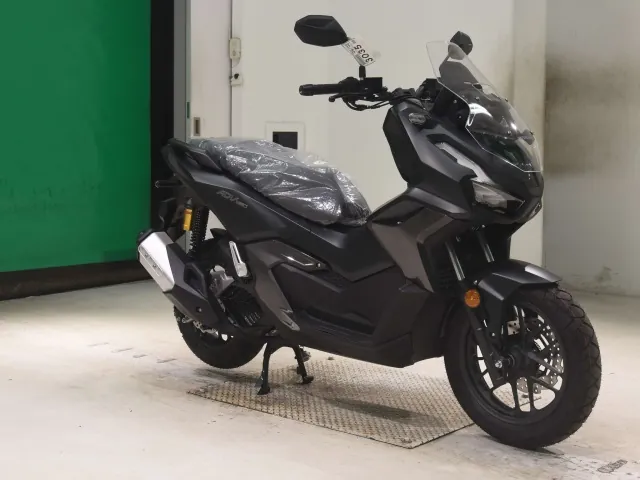Honda ADV160, matt black, фото 3