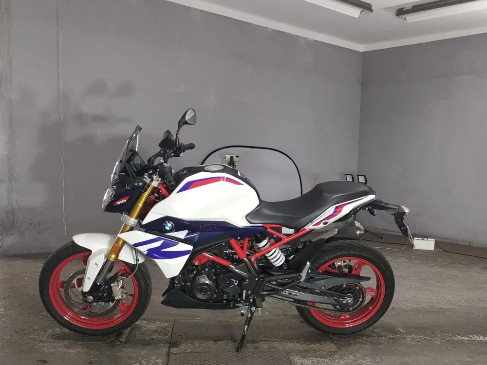 BMW G310R 2022, white / red, фото 2