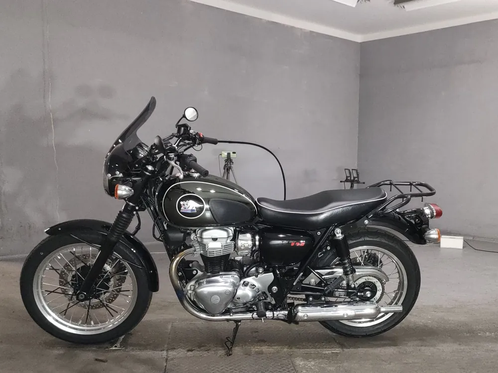 Kawasaki W800-2, чёрный, серебристый, фото 2