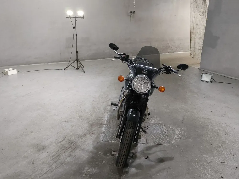 Kawasaki W800-2, чёрный, серебристый, фото 3