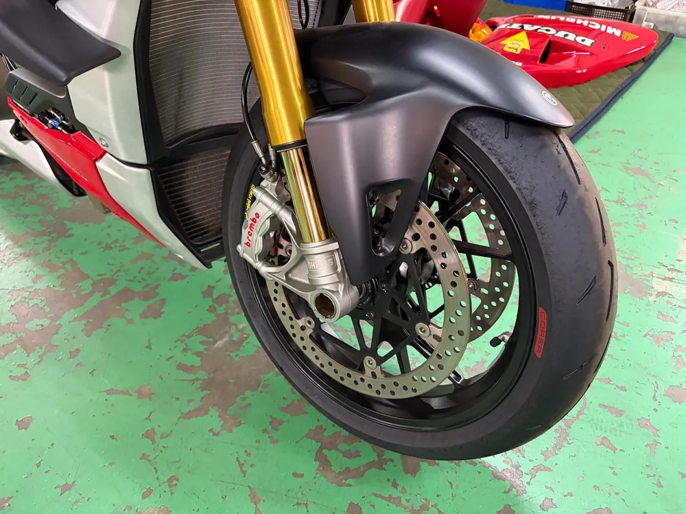 Ducati Street Fighter V4S 2021, красный, фото 6