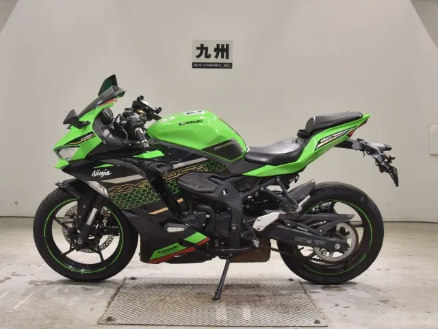 Kawasaki Ninja ZX-25R, чёрный, зелёный, фото 2