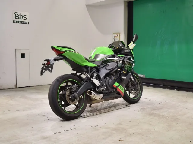 Kawasaki Ninja ZX-25R, чёрный, зелёный, фото 5
