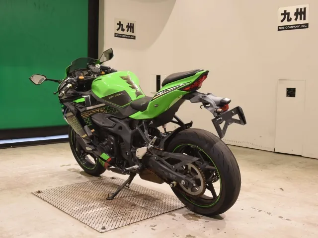 Kawasaki Ninja ZX-25R, чёрный, зелёный, фото 6