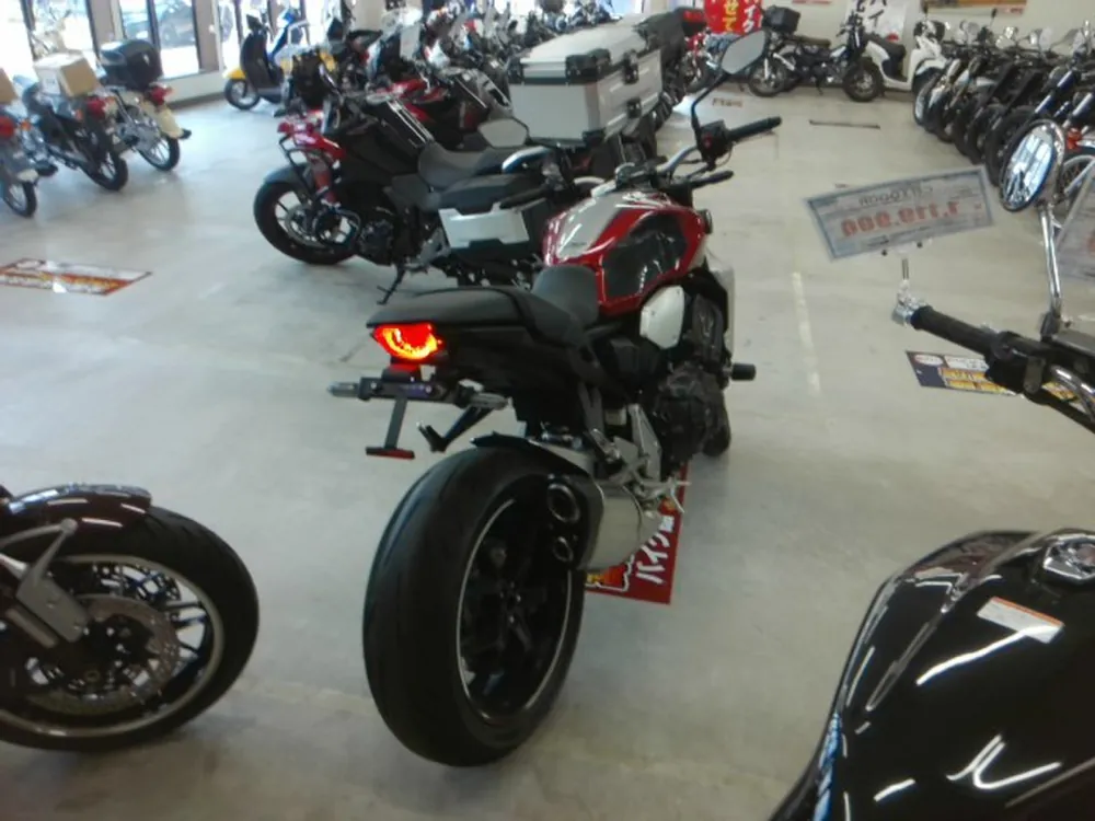 Honda CB1000R 2020, красный, фото 5