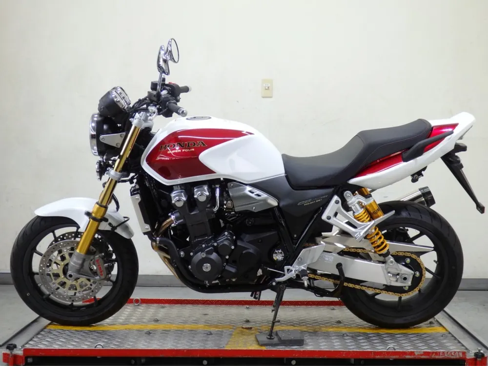 Honda CB1300 2026, white / red, фото 2