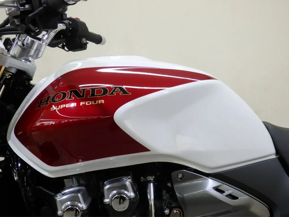 Honda CB1300 2026, white / red, фото 12