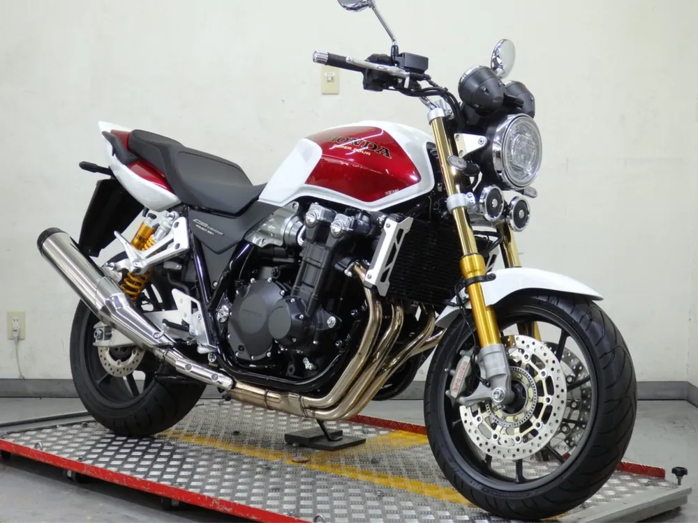 Honda CB1300 2026, white / red, фото 3