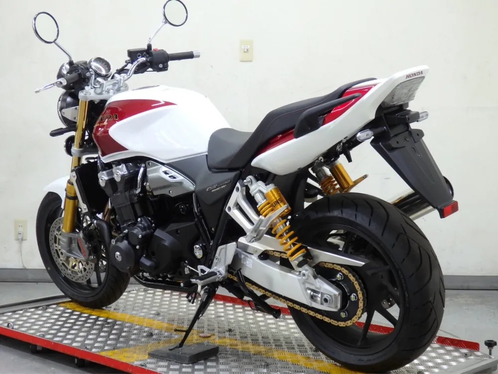 Honda CB1300 2026, white / red, фото 4