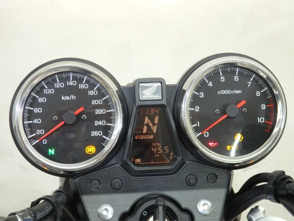 Honda CB1300 2026, white / red, фото 5