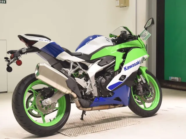 Kawasaki ZX-4R SE 2024, white | green, фото 5