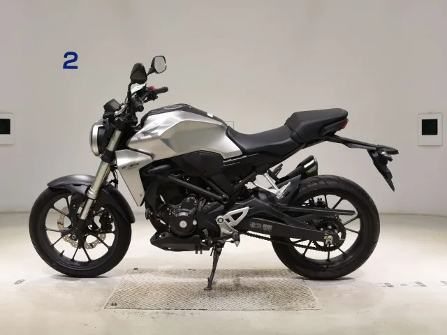 Honda CB250R MC52, matt silver, фото 2