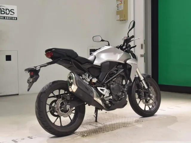 Honda CB250R MC52, matt silver, фото 5