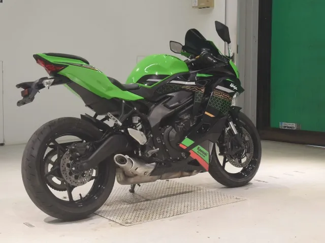 Kawasaki Ninja ZX-25R, black | green, фото 5