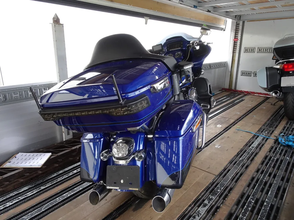 Harley-Davidson FLTRUSE1800CVO 2014, синий, фото 5