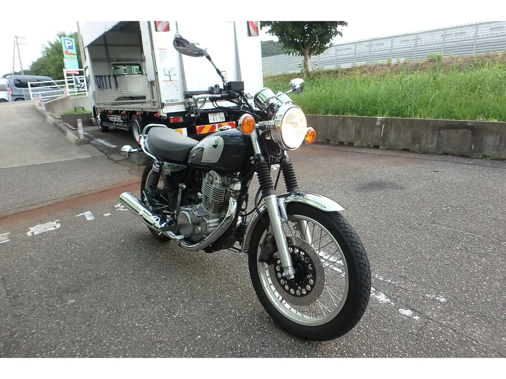 Yamaha SR400 Final Edition Limited 2021, gray/silver, фото 3