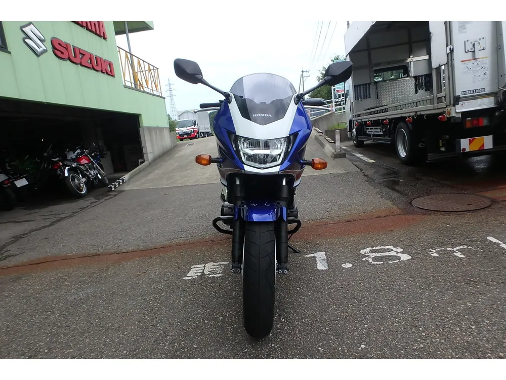Honda CB400SB 2020, белый, синий, фото 2