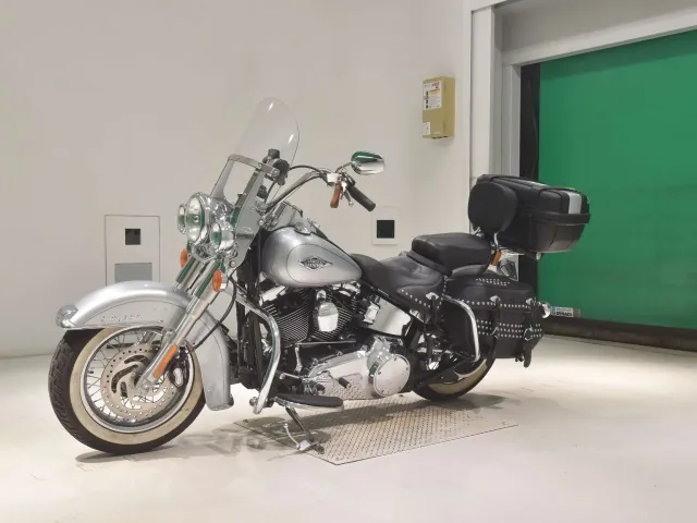 Harley-Davidson FLSTC1580 2015, серебристый, фото 4