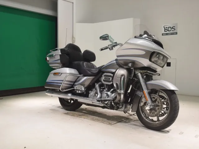 Harley-Davidson FLTRUSE1800CVO 2016, серебристый, фото 3