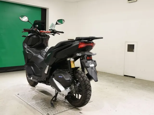 Honda ADV160, matt black, фото 6