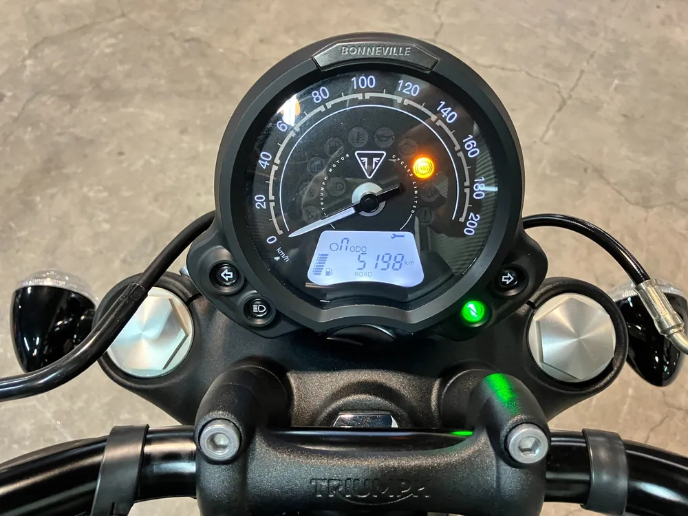 Triumph Bonneville Bo Bar 2024, чёрный, фото 3