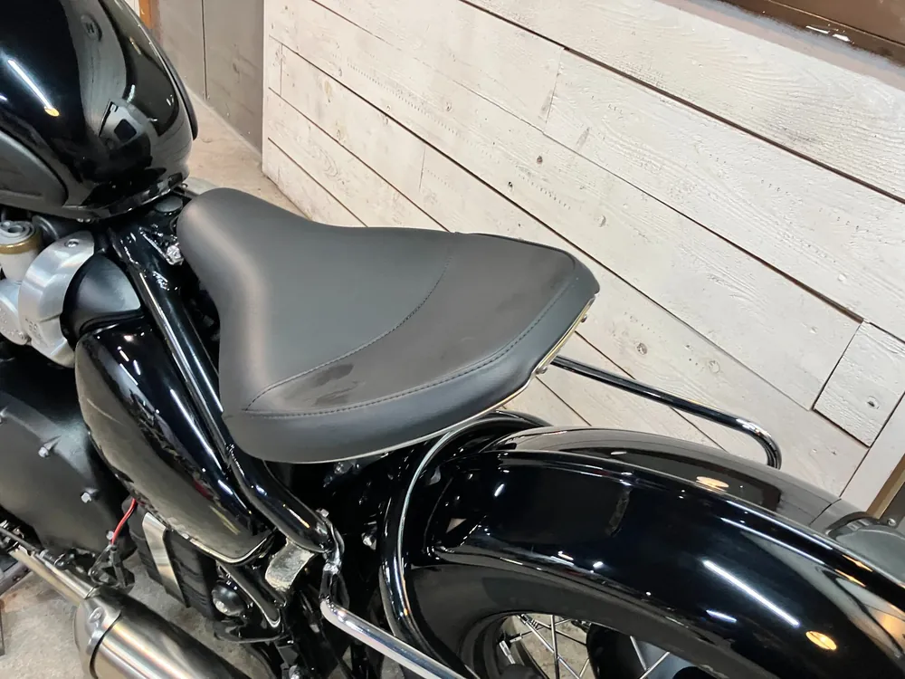 Triumph Bonneville Bo Bar 2024, чёрный, фото 5