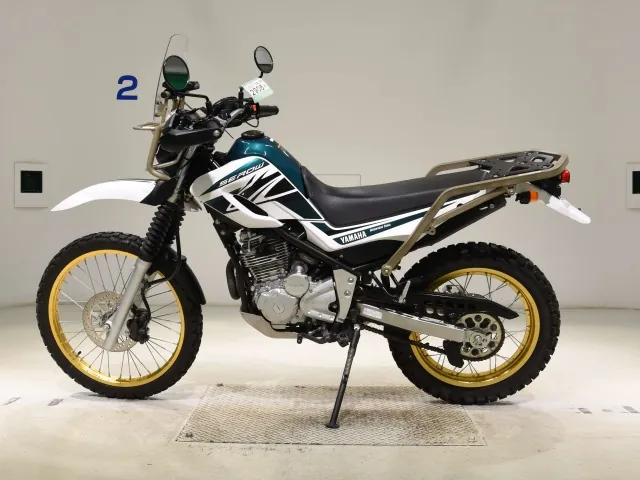 Yamaha Serow 250, белый, зелёный, фото 2