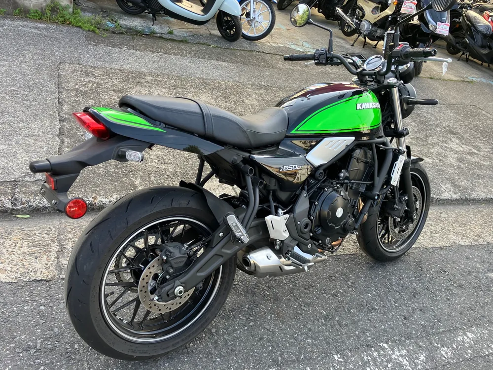 Kawasaki Z650RS 2025, black/green, фото 3