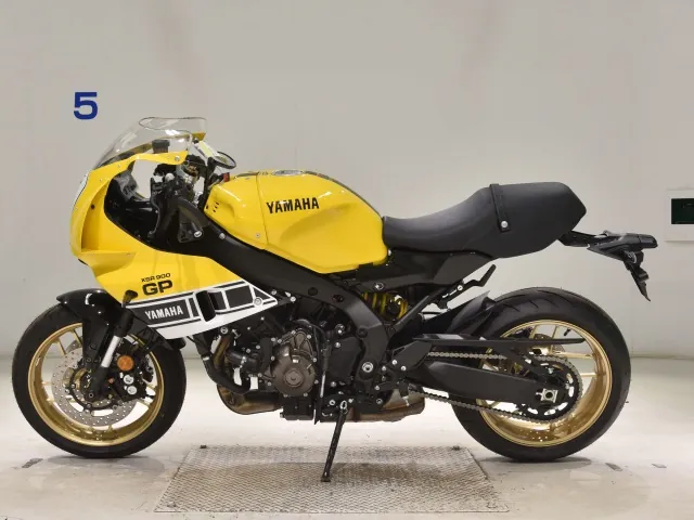 Yamaha Xsr900-2 2026, black | yellow, фото 2
