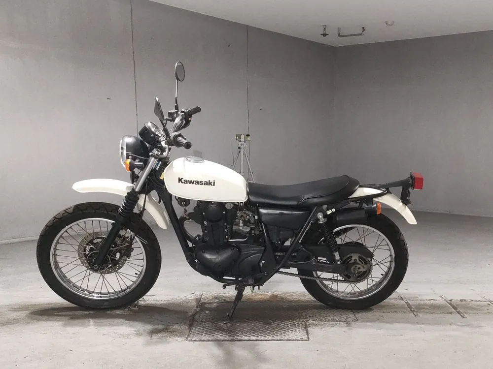 Kawasaki 250TR BJ250F, белый, фото 2