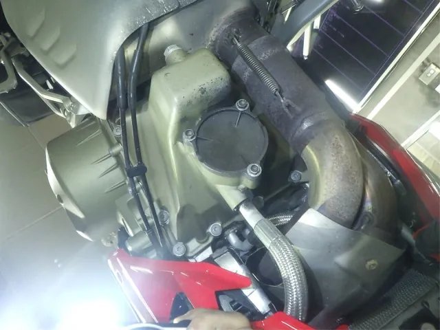 Ducati Street Fighter V4S 2020, красный, фото 7