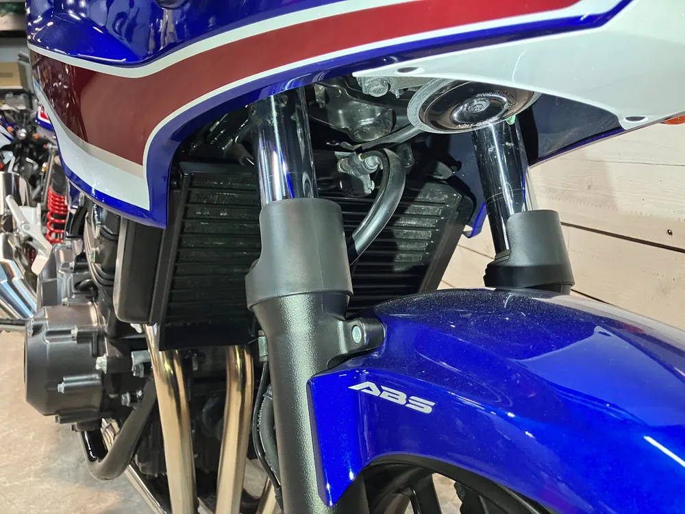 Honda CB400SB 2021, blue / white / red, фото 17