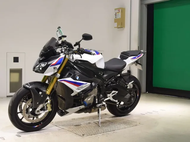 BMW S1000R 2020, белый, красный, синий, фото 4