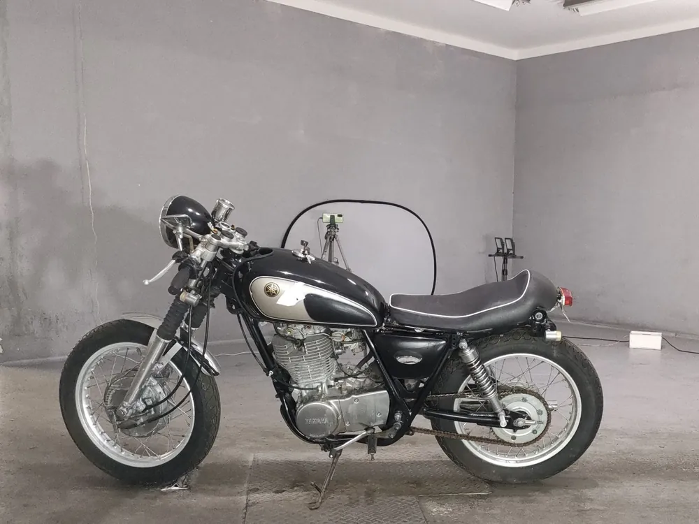 Yamaha SR400 1999, чёрный, фото 2