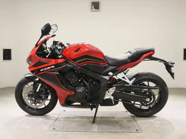 Honda CBR650R 2024, red | black, фото 2