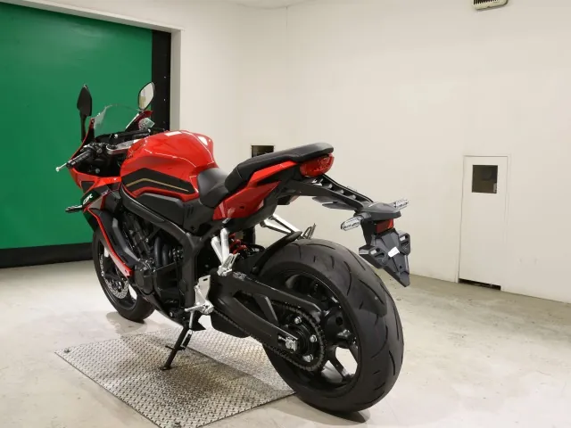 Honda CBR650R 2024, red | black, фото 6