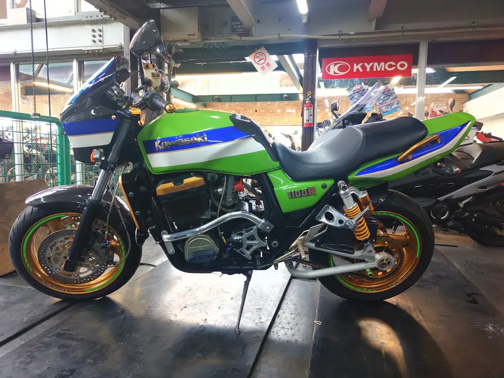 Kawasaki ZRX1100 1999, зелёный, фото 6