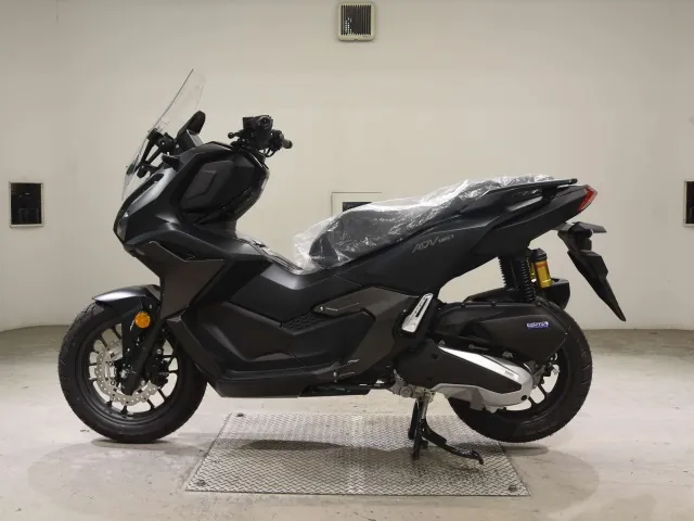 Honda ADV160, matt black, фото 2