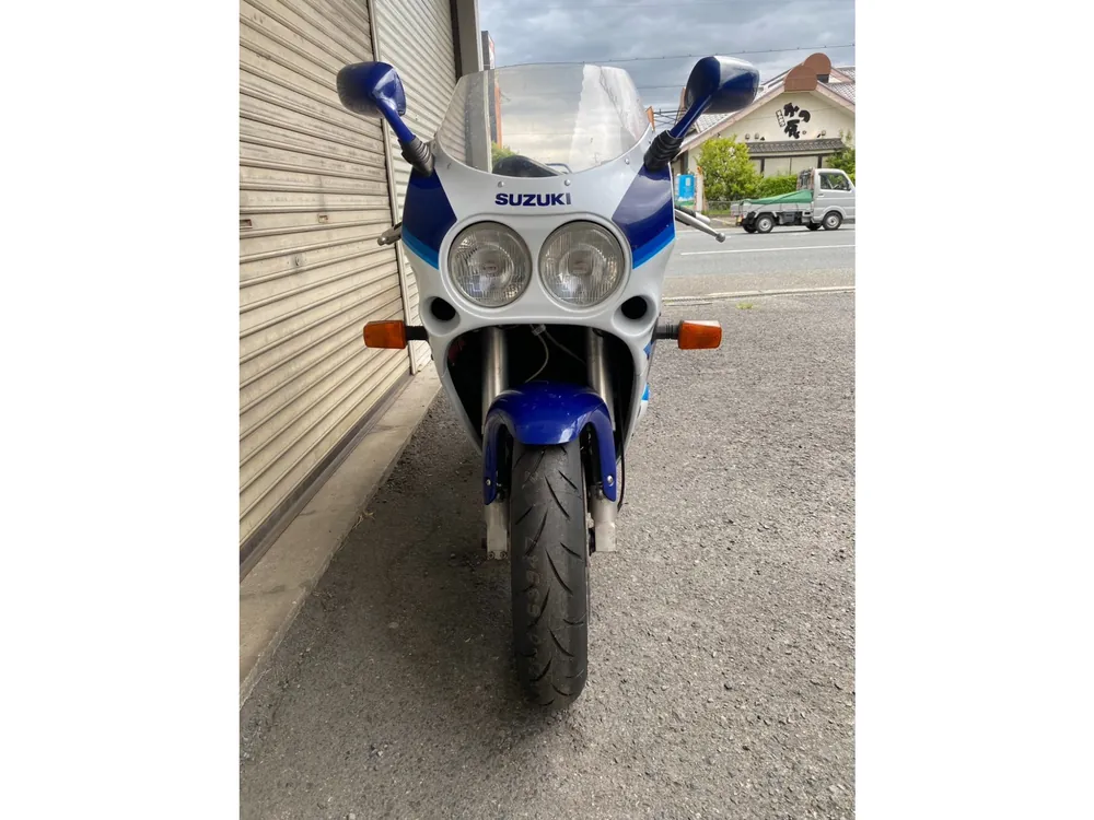 Suzuki GSX-R1100 1990, белый, синий, фото 11