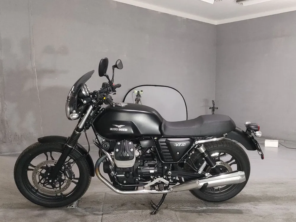 Moto Guzzi V7 Classic 2015, чёрный, фото 2