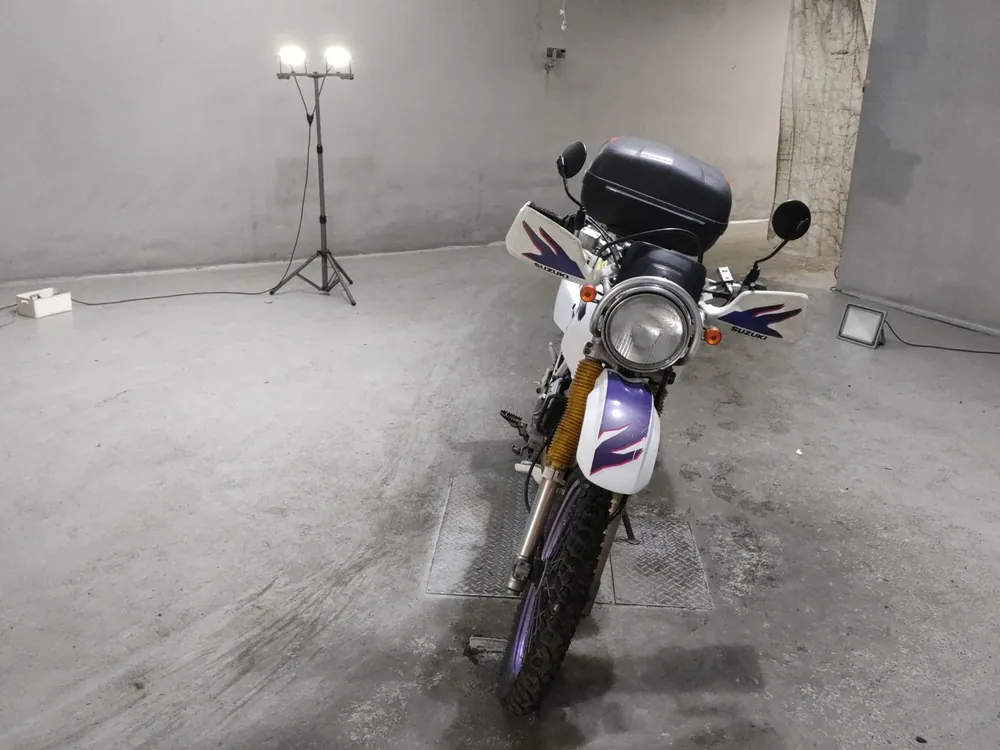 Suzuki DR250R, белый, фото 3