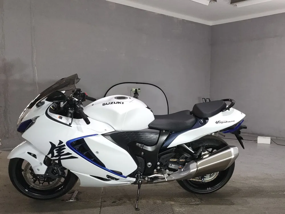 Suzuki Hayabusa 2026, белый, синий, фото 2