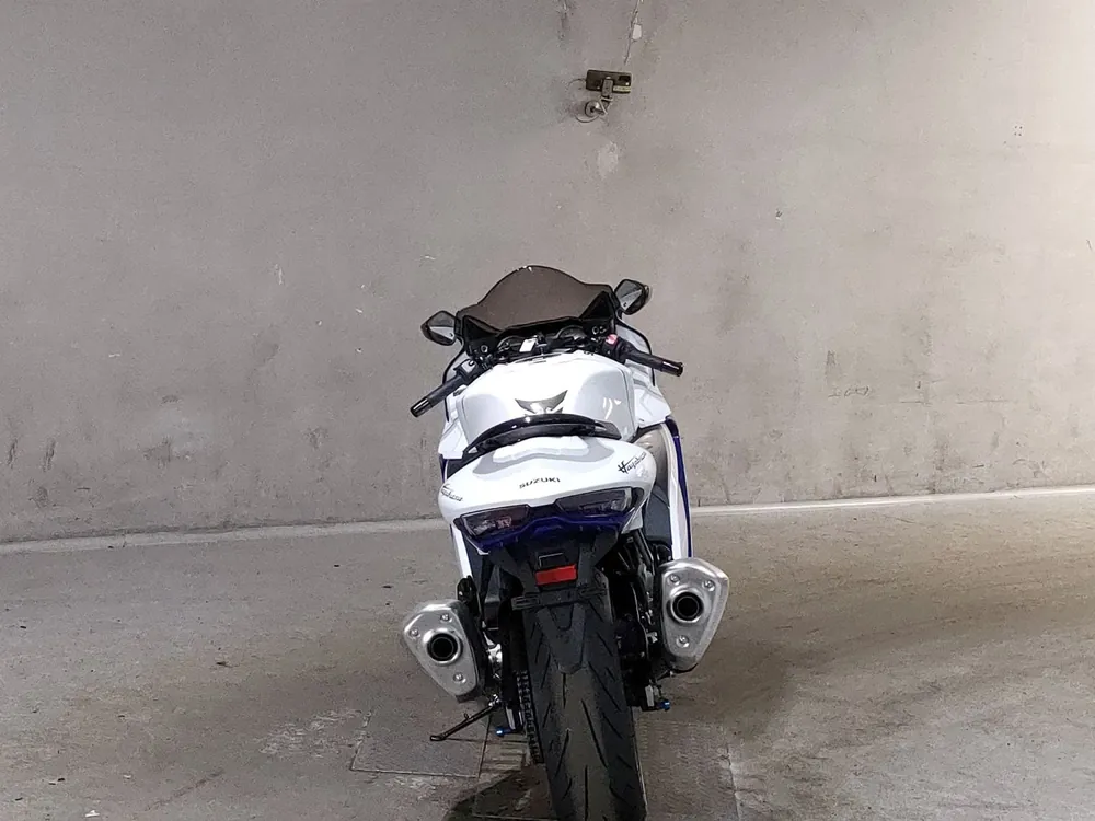 Suzuki Hayabusa 2026, белый, синий, фото 4