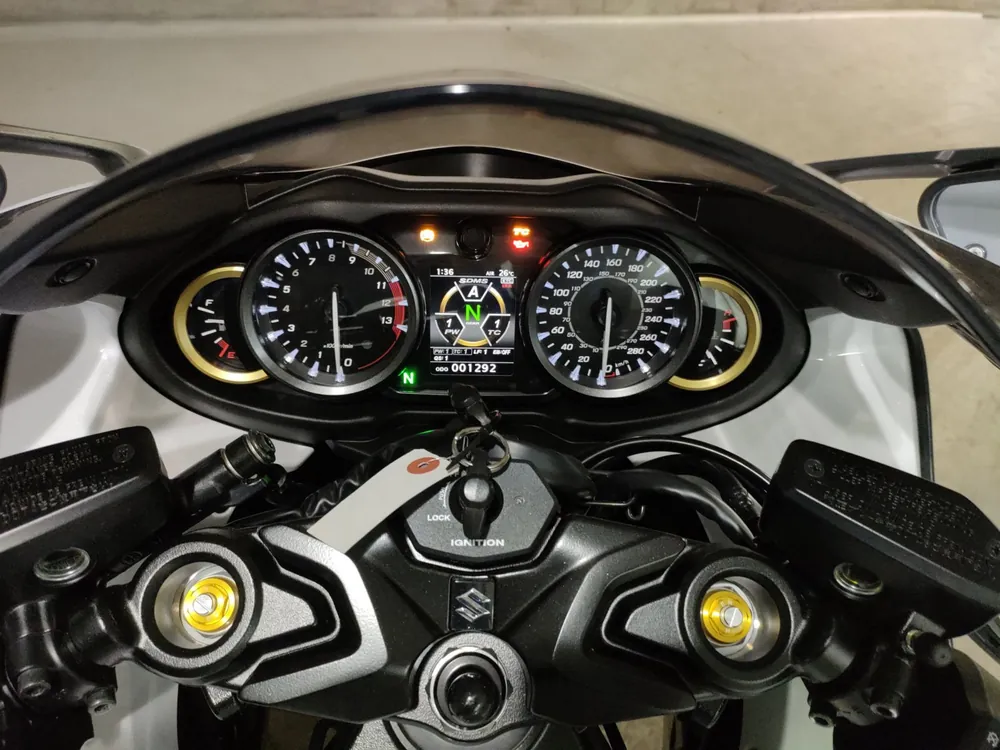 Suzuki Hayabusa 2026, белый, синий, фото 5