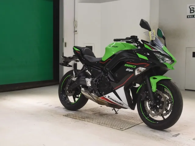 Kawasaki Ninja650A 2023, чёрный, зелёный, фото 3