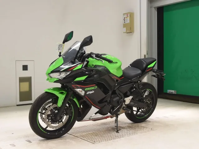 Kawasaki Ninja650A 2023, чёрный, зелёный, фото 4