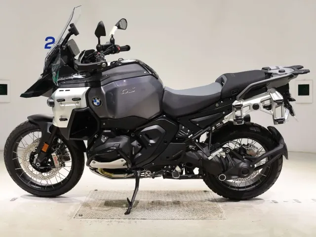 BMW R1300GS Adventure 2026, black | silver, фото 2