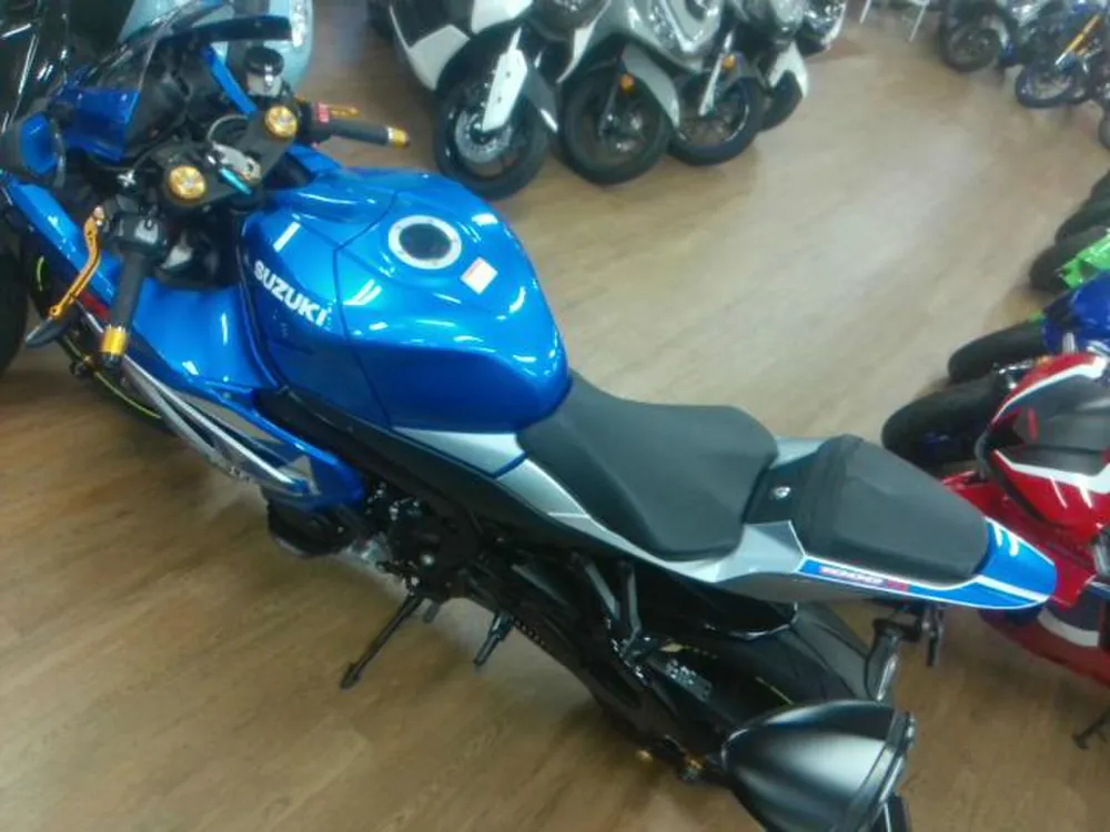 Suzuki GSX-R1000R 2022, silver / blue, фото 5