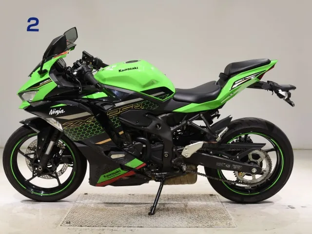 Kawasaki Ninja ZX-25R, black | green, фото 2