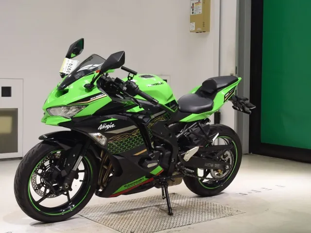 Kawasaki Ninja ZX-25R, black | green, фото 4
